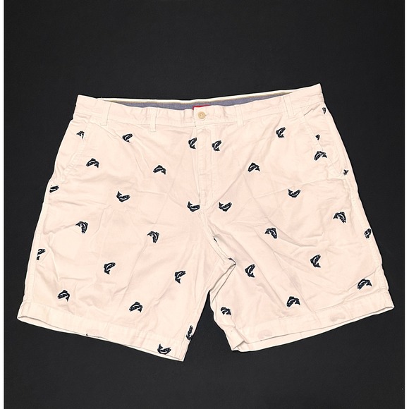 IZOD salt water Other - IZOD Saltwater Mens 46 White Navy Fish Embroidered Flat Front Chino Shorts
